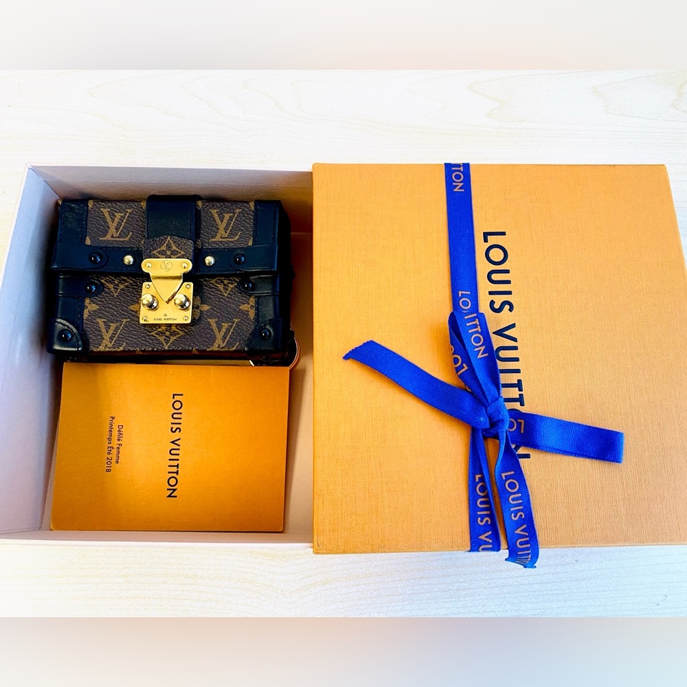 Louis Vuitton Monogram Essential Trunk NM